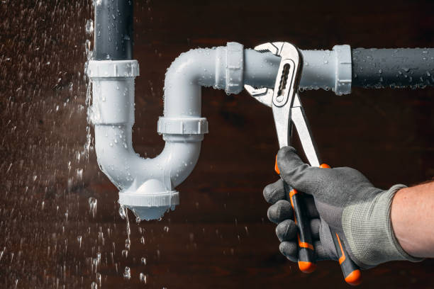 Professional Leak Detection technician working in Santa Rosa, TX
